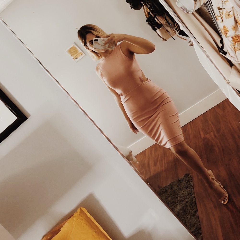 Pink bodycon dress